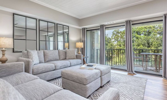 North Forest Beach Condominio | MyStay at 307 Forest Beach Villas 2nd Row Pool Balcony