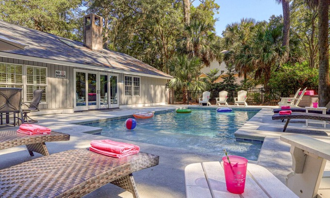 Shipyard Plantation Apartamento | MyStay at 7 Salem | Shipyard Retreat w/Private Pool + Pirate-Themed Bunk Room