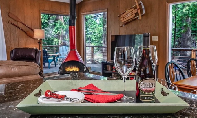 Sierra Cedars Cabina | Mystic Meadow ~ Sweet Cabin + Meadow Views