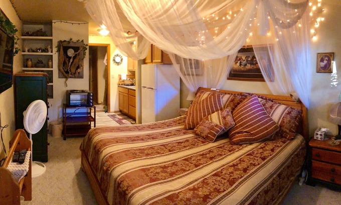 Livingston Apartamento | Mystic Mountain Studio Retreat with Awesome views