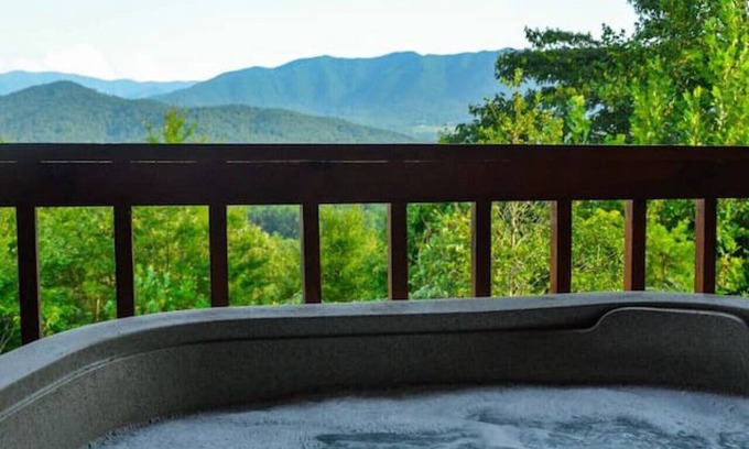 Townsend Cabina | “Mystical Moose” Log Cabin