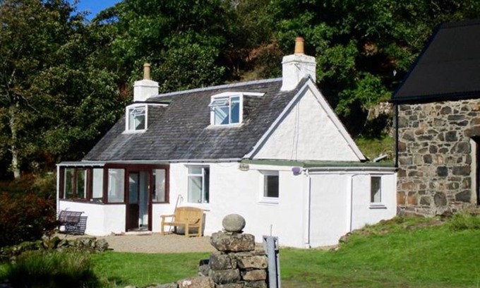 Ulva Cabaña | Na Fuarain - Peaceful stone cottage with stunning views
