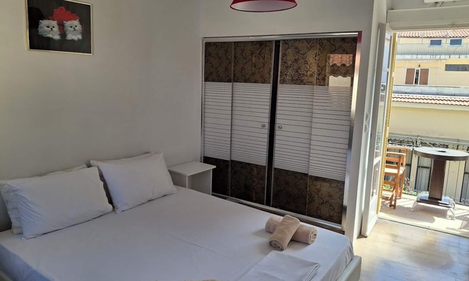 Nafpaktos Apartamento | NAFPAKTOS STUDIO IN PORT ΙΙ Double Room with Private Bathroom 2 Guests