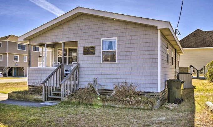 Nags Head Casa | Nags Head Cottage Screened Porch, Walk to Beach!