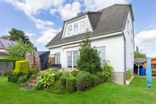 Dahlwitz-Hoppegarten Casa | Nahe Berlin 224qm Traumhaus im Grünen mit Sauna und Kamin