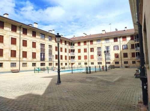 Ezcaray Apartamento | Nahia Ezcaray - Apartamento Familiar para 6 personas con piscina y parking en Ezcaray