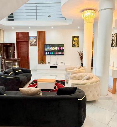 Kumasi Villa | Nanani Luxury Villa