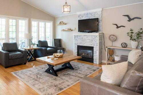 Wasaga Beach Casa | Nancy by the Bay Wasaga Beach