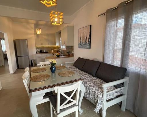 Spetses Apartamento | Nano's House Οροφοδιαμέρισμα στο κέντρο