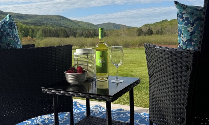Cheticamp Casa | Nanook’s Den Escape to the beauty of the mountains Internet, GBTV
