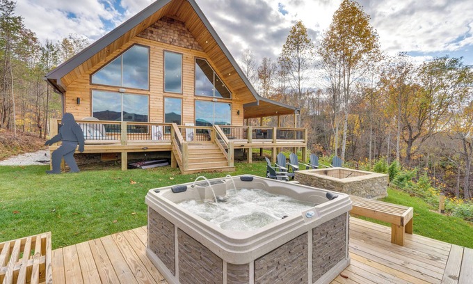 Andrews Cabina | Nantahala Forest Cabin w/ Fire Pits & Hot Tub!