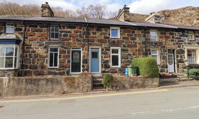 Beddgelert Cabaña | NANTMEL, pet friendly, country holiday cottage in Beddgelert