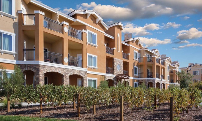 Napa Complejo | Napa Valley Resort Studio for the Gipsy Kings in August!