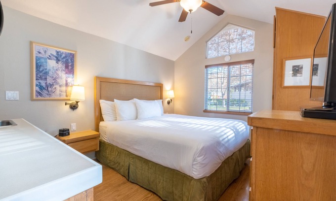 Napa Apartamento | Napa Valley Retreat! Outdoor Swimming Pool, Free Parking!