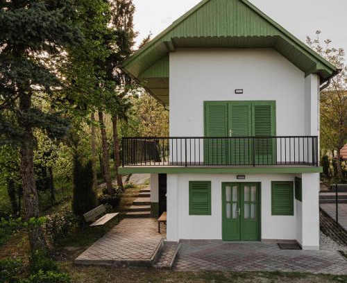 Pusztavacs Apartamento | Napbogár Vendégház