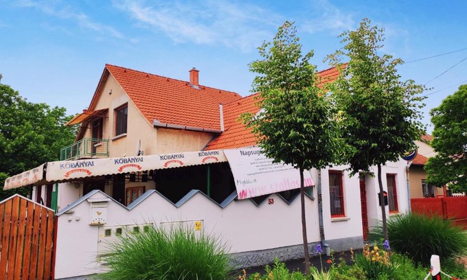 Ujkigyos Casa | Napsugár Vendégház