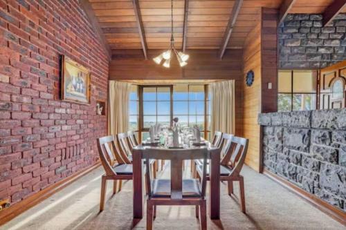 Narre Warren East Casa | Narre Warren Farm Farm 20 People