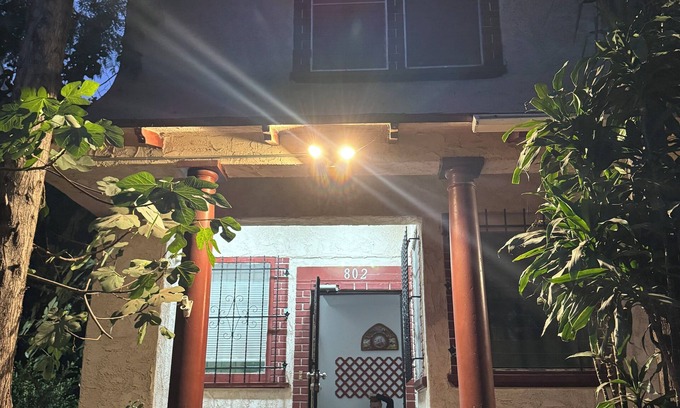 Downtown Los Angeles Casa | Naryn Guest house