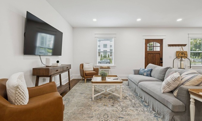 Salemtown Casa | Nash Urban Oasis w/Rooftop & Modern Amenities!