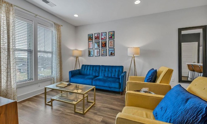 Nashville Casa | Nashville Cowgirl by Barclé