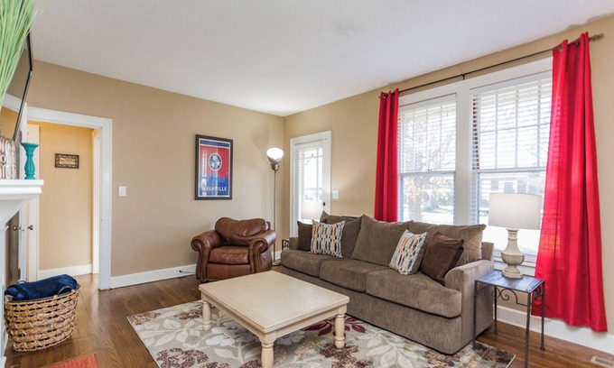 Glencliff Apartamento | Honky Tonk Heaven! Spacious and cozy 3 bedroom convenient to all of Nashville!