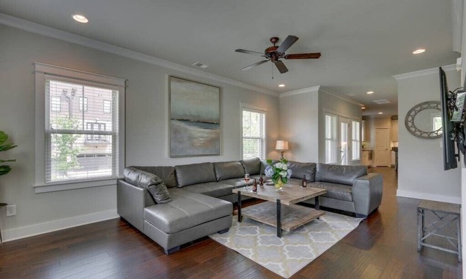 Edgehill Casa | Nashville Homes with King Beds
