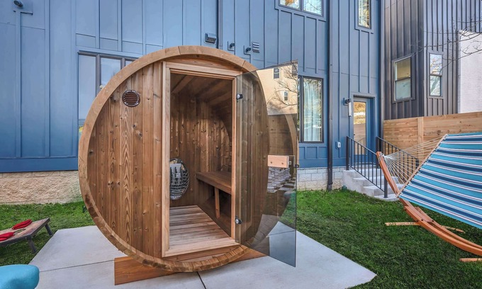 Hurwood Heights Casa | Lujo: ¡Jacuzzi y Terraza en la Azotea en el Centro de Nashville!
