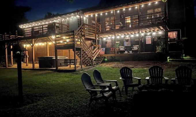 Pennington Bend Casa | Nashville Riverfront Retreat-with Hot Tub.