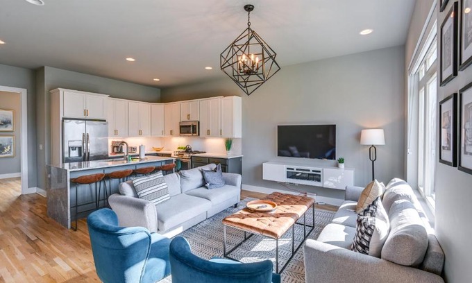 Haynes Area Casa | Nashville Townhome with Rooftop Balcony and Game Room!
