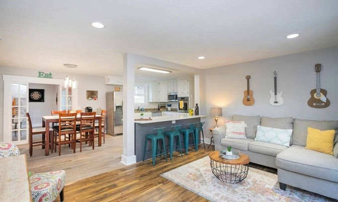Nashville Casa | Nashville Vibes 4 bd/2.5 ba, Hot Tub, Game Room