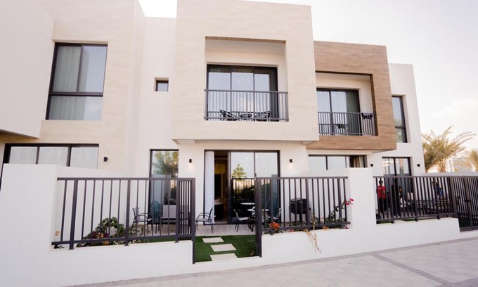 Mina Al Arab Apartamento | Nasma Luxury Stays - Waterfront Duplex Villa Minutes Away to the Beach