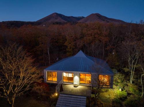 Nasu Casa | NASU PRIVATE FOREST: 広大な森の中のモダンハウス