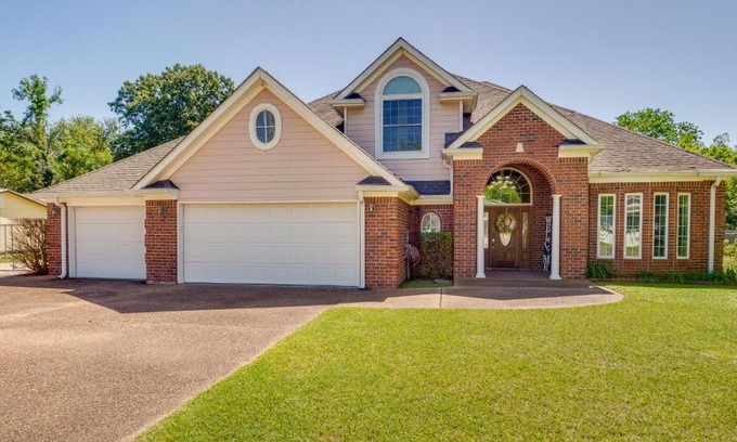 Natchez Casa | Natchez Vacation Rental, Close to Historic Parks!