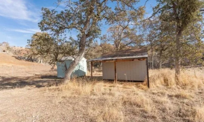 Squaw Valley Casa | National Park getaway Cozy small home on 5 acres.