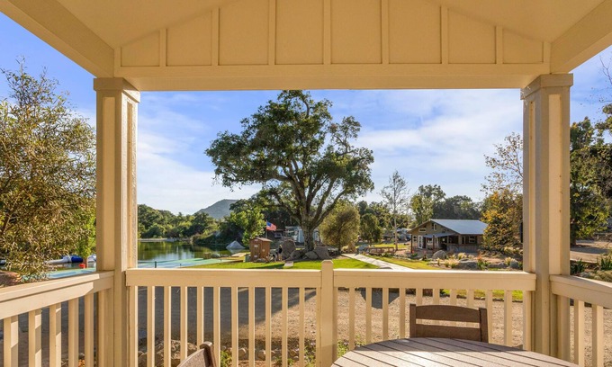 Temecula Cabina | Native Falls Cabin (1BR Loft XL 42) - 1BR Loft XL Craftsman Cabin