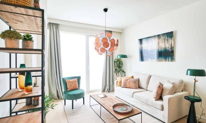 Plasky Apartamento | NATO&EU 1BR Aprt- Free Luggage Room