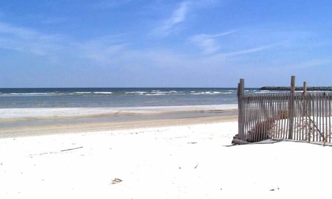 Cedar Island Casa | Escapada natural a la playa, increíble privacidad, fácil acceso, kayak, navegación