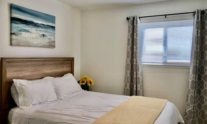 San Leandro Casa | Natural Light 1 Bedroom In-Law Unit w/Washer/Dryer