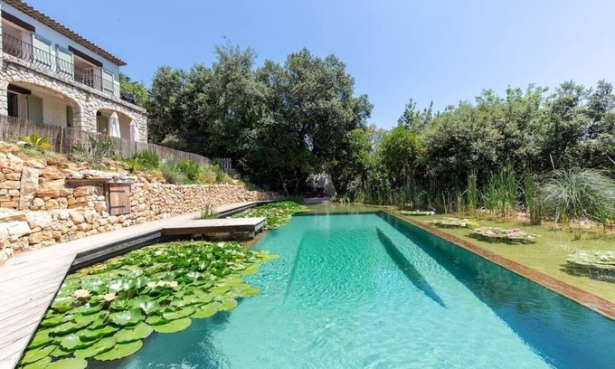 Grasse Villa | Villa única con piscina natural, vista de la Riviera francesa