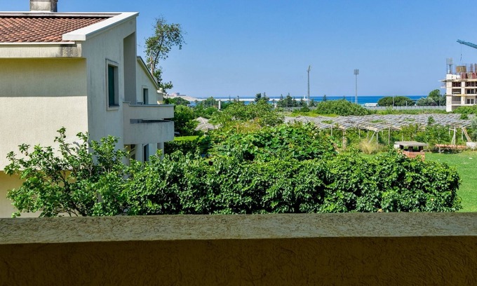 Zeljeznica Apartamento | Nature and Sea View Studio Flat w Balcony in Bar