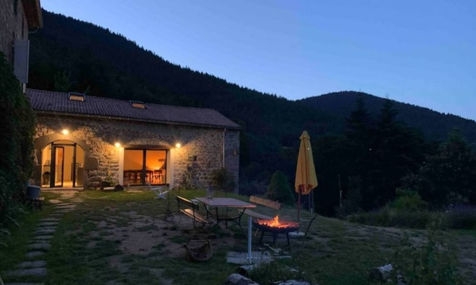 Saint-Julien-Vocance Casa | Nature,bain Nordique, Salle de Jeux et Sauna