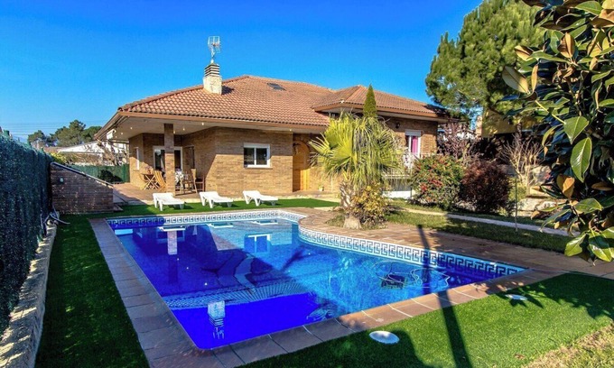 Sils Villa | ¡Naturaleza, playa y diversión en la Costa Brava!