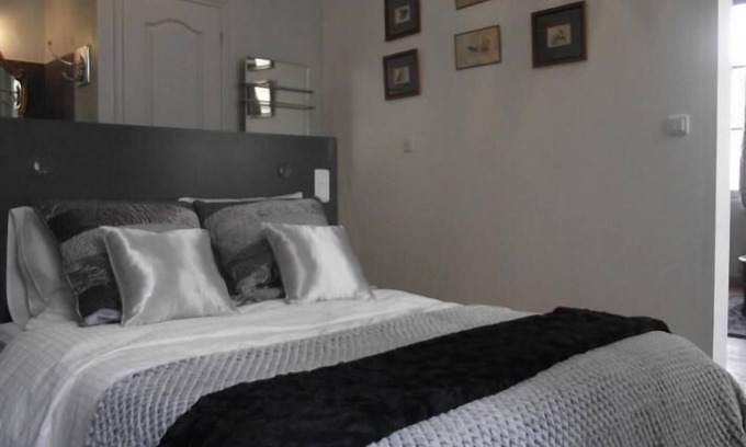 Chinon Apartamento | Apartamento-Baño Privado-Premium-Vista a la Ciudad-CHAMBORD
