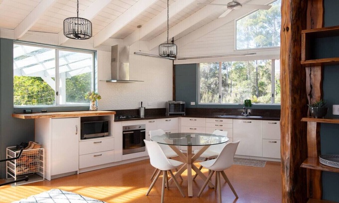 Underwood Casa | Nature Escape - Big Bush Block!