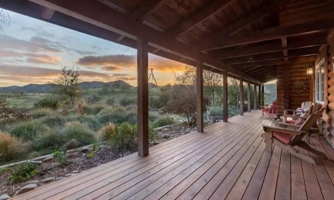 Arroyo Grande Casa | Nature lovers retreat! Log house, goats and llamas