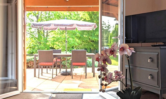 Pesmes Cabaña | Chalet en la naturaleza con terraza, aire acondicionado, aparcamiento privado