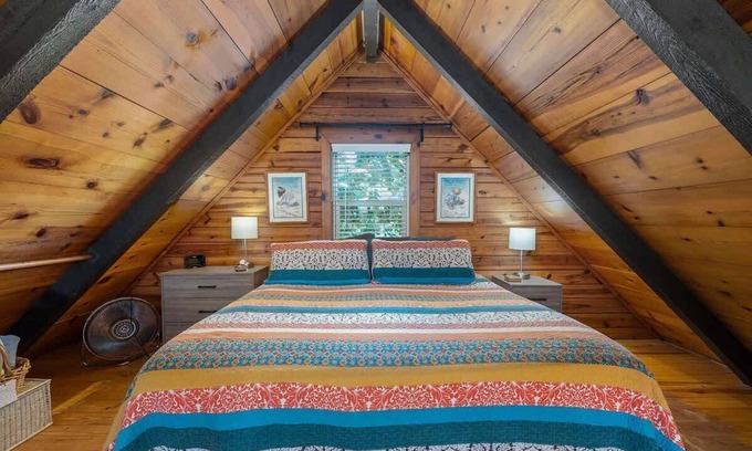 Golden Cabina | Nature's Nook - Fire Pit & Near Fishing & Golf