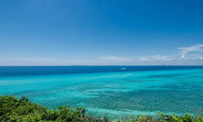 Isla Mujeres Condominio | Nautibeach Condo # 4 Paraíso frente a la playa y la piscina