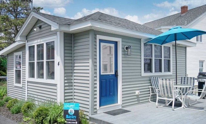 Ocean Park Cabaña | Nautical View by Bayley Vacation Rentals