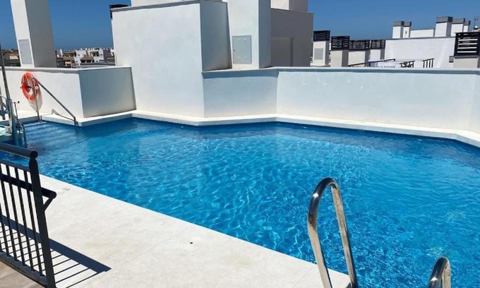 Rota Apartamento | Nautilus 3 - Elegante Apartamento para 6 con Piscina, Wifi y AC en Rota